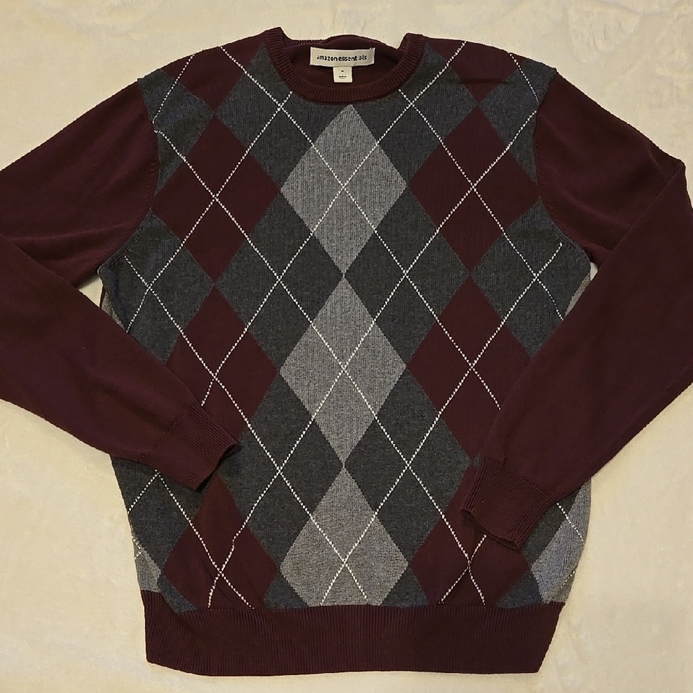 Amazon Essentials Crewneck Sweater Red and Gray Argyle Size Medium